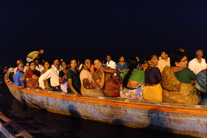 Varanasi (Bénarès) - Pèlerins sur le Gange
